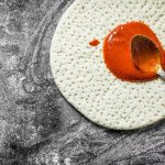 De kant en klare pizzabodem kan niet ontbreken bij drukke mama's of vriendenavondjes