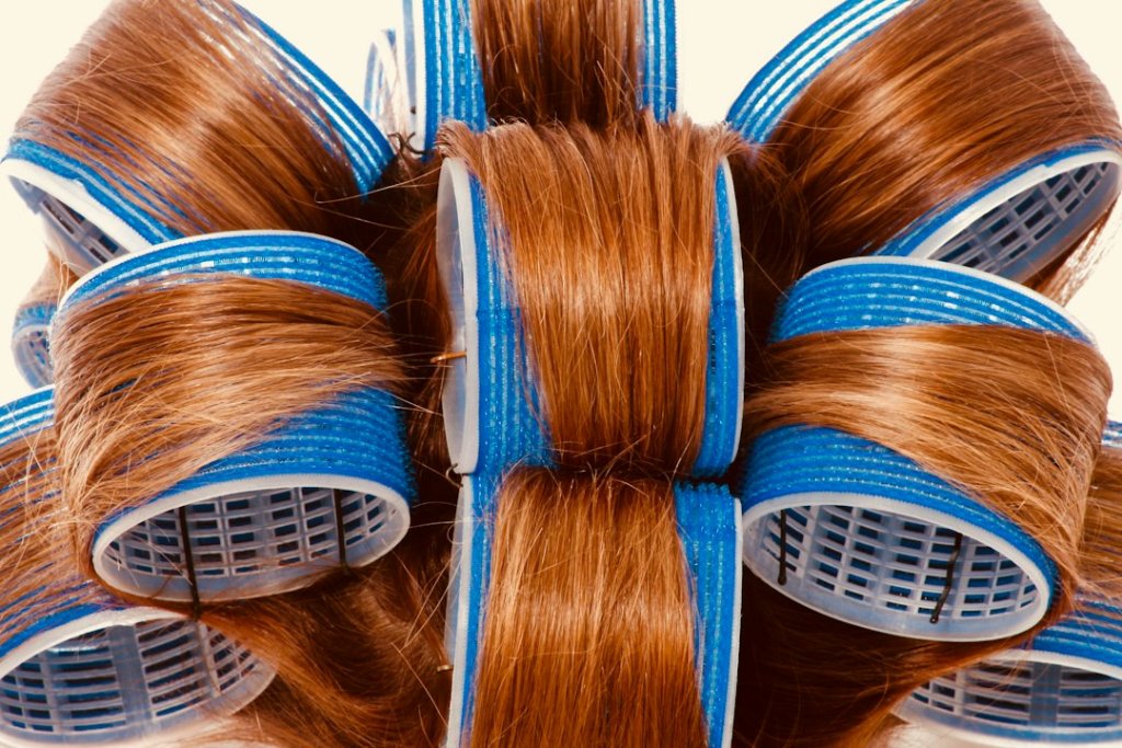 Haar krullen met rollers: zo doe je het stap voor stap