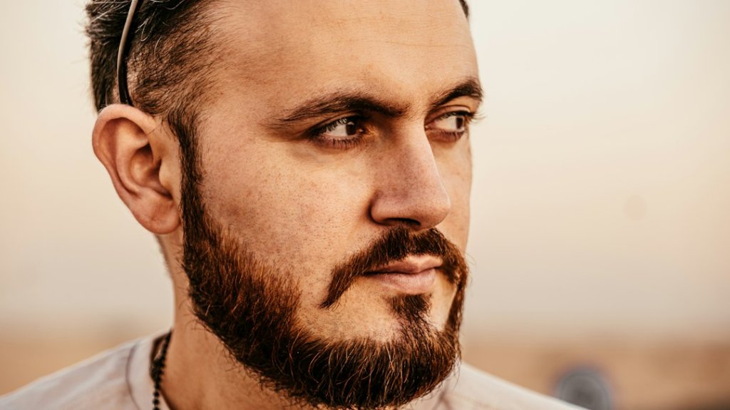 Kort haar met baard: de beste combinaties en hoe je ze draagt
