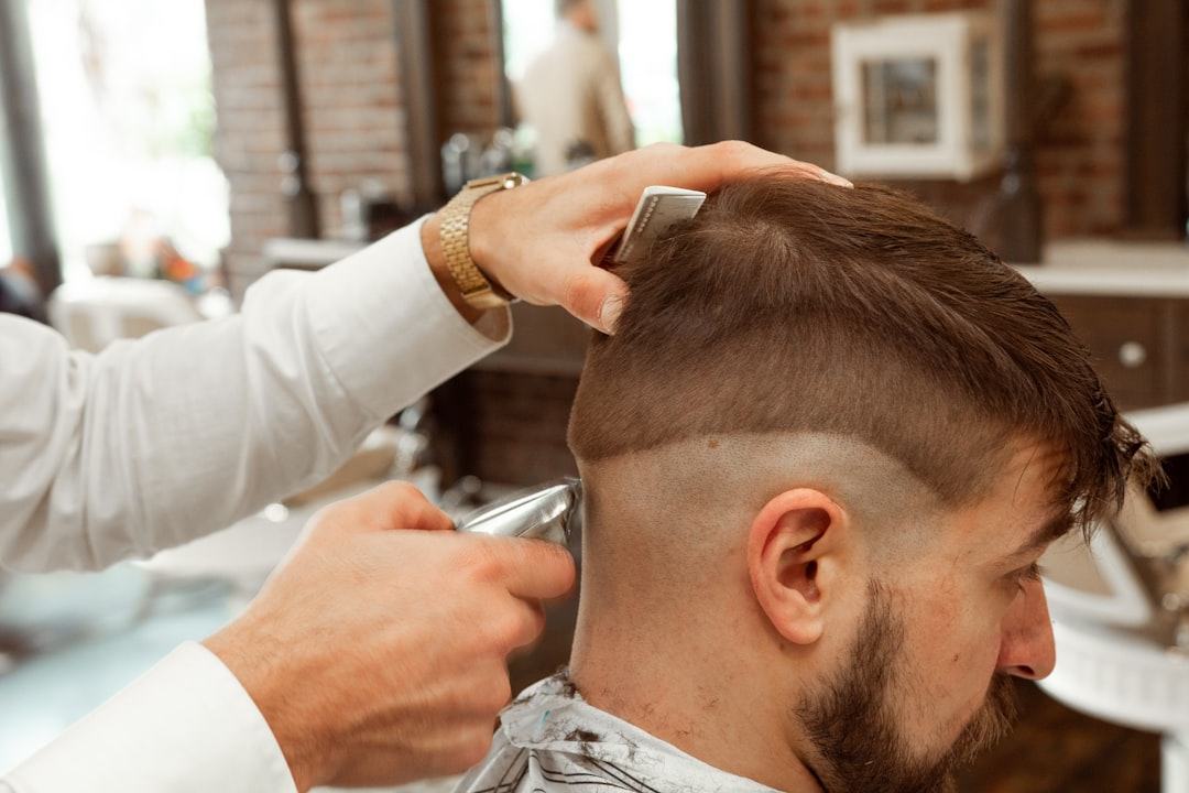 Heel kort haar mannen: de beste stijlen en wat bij jou past