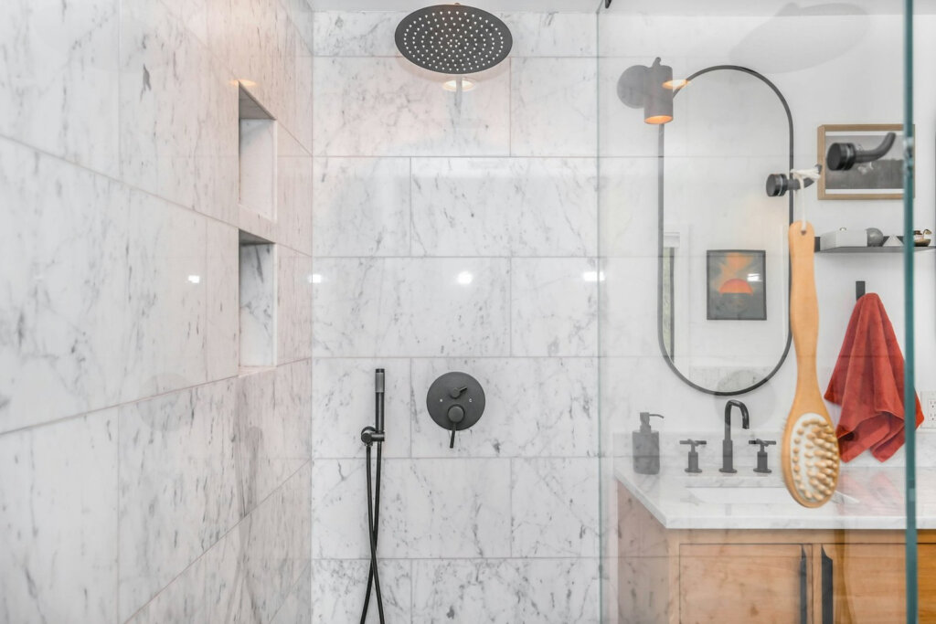De everything shower is een trend, maar hoe maak je er thuis een heerlijk ritueel van?